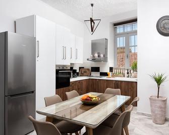 Vista del Puerto - ハニア - ダイニングルーム