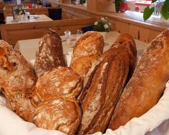 Hotel Astras - Scuol