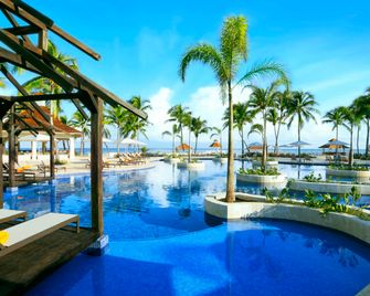 Hyatt Ziva Rose Hall - Bahía Montego - Piscina