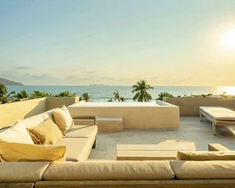 Oceanfront Sunsets and Private Pool in Playa Blanca - Zihuatanejo - Balkon