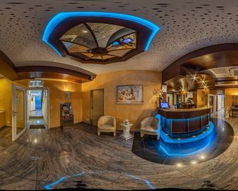 Hotel Astro - שטוטגרט - לובי