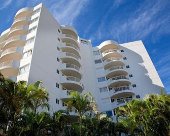 Surf Parade Resort - Surfers Paradise - Building