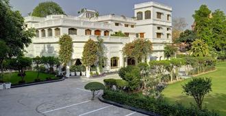 Saraca Hotel Lucknow - Lucknow - Edifício