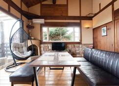 Villa Regalo / 5LDK with natural hot spring! - Gift Villa - Beppu - Living room