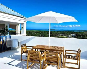 Private Penthouse PR Paradise w/ private rooftop terrace! - Ceiba - Balcony