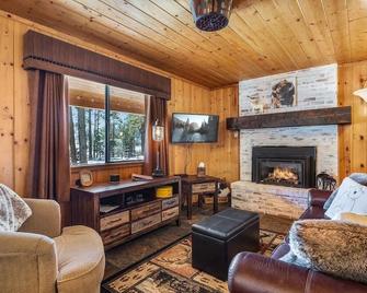 Cowboy Casita (Cabin 102) - Greer - Sala de estar