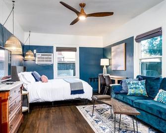 The Zin Retreat | 4-Min Walk To Downtown Wine, Beer, Shops, And More! - Lodi - Bedroom