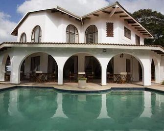 Bizafrika Guest Lodge & Conference Center - Kloof - Pool