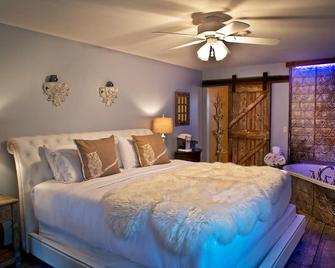 Maxwell Mansion Hotel - Lake Geneva - Makuuhuone