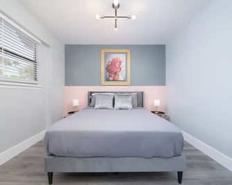 Newly Renovated 2-bedroom apartment By Sawgrass - Sunrise - Bedroom