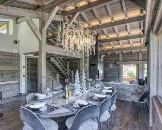 Chalet Grand Paradis, Comfort, Refinement, 7 Bedrooms, Cinema, Spa, Near Center - Megève - Salle à manger