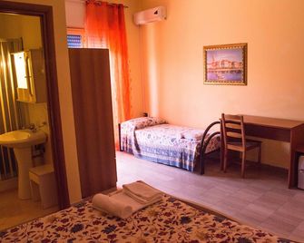 B&B Scalea Rooms - Scalea - Bedroom