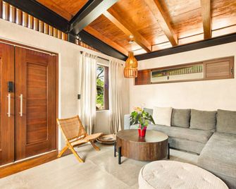 Welcome to Paradise - Luxurious 2 Bedroom Oasis with Pool and Lush Tropical Garden - Sayulita - Sala de estar