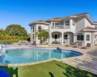 Luxury 8-BR with Pool Basketball Volleyball - Plantation - Pool