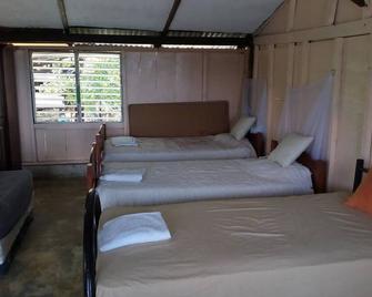 Rustic Cabin with two spacious rooms, in the forest, ideal for groups - Concepción de La Vega - Bedroom