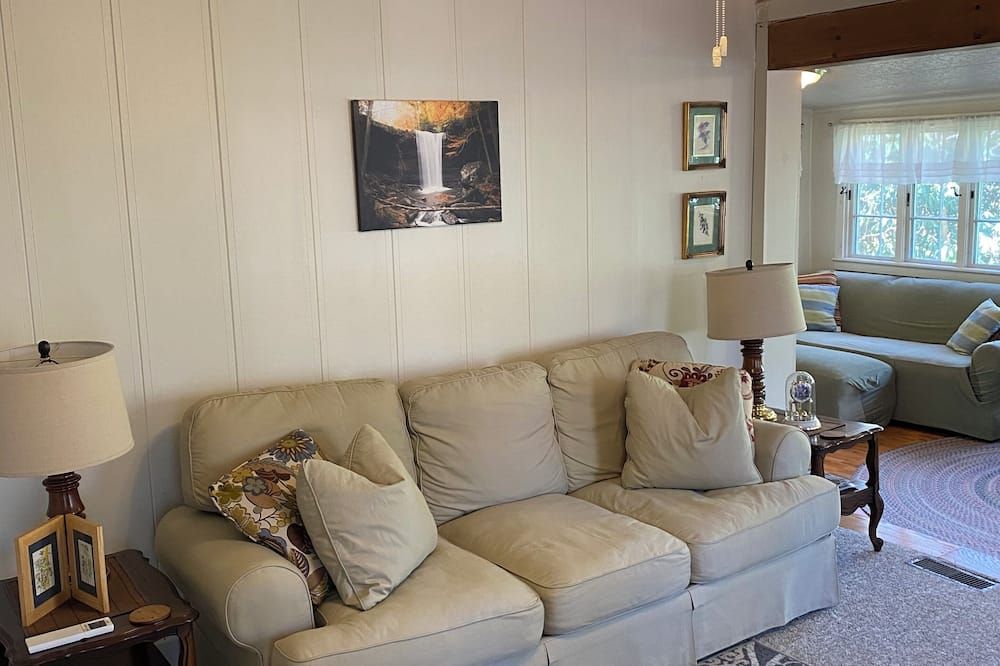 Entire Cottage with Additional Creek Cabin - Fallingwater Ohiopyle Seven Springs