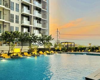 Lafayette Park Square - Iloilo City - Pool