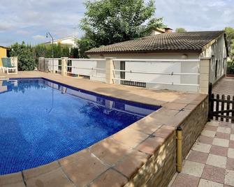 Private pool near beach, playground, wifi and BBQ Calafell, El Vendrell - Bellvei - Piscina