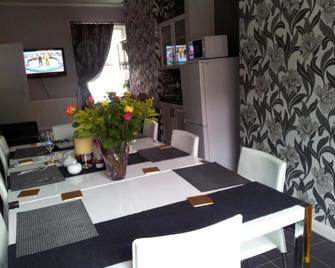 M and J Guest House - Cleethorpes - Sala pranzo
