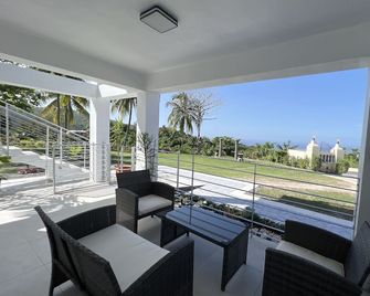 Lavender Moon Villas - Ocho Rios - Balkon