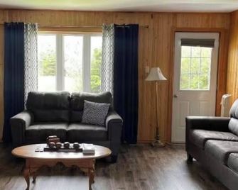 Cozy Cottage in Gros Morne - Cow Head, NL Sunset Lodging - Pet Friendly! - Cow Head - Sala de estar