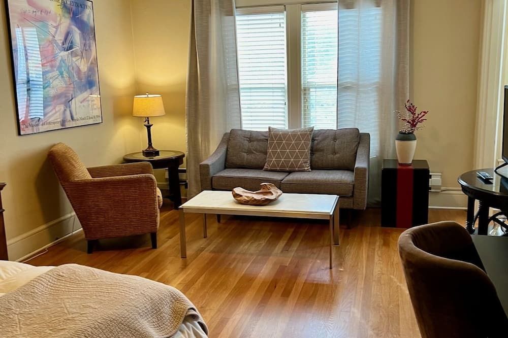 Charm, Location, & Fair Price in Seattle - Seattle - Stue