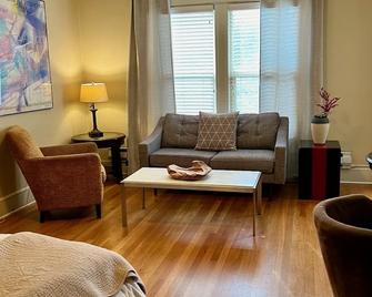Charm, Location, & Fair Price in Seattle - シアトル - リビングルーム