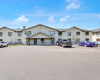 Coldwater Inn & Suites near I 69 - Coldwater - Gebouw