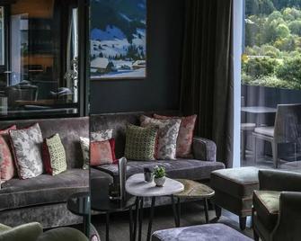 Hotel-Restaurant Valrose - Rougemont - Huiskamer