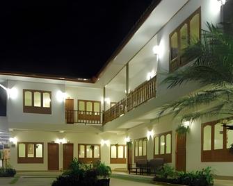 Huen Kuang Nan Hotel - Nan - Gebouw