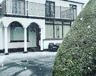 Glendale Guestrooms - Ballymena - Building
