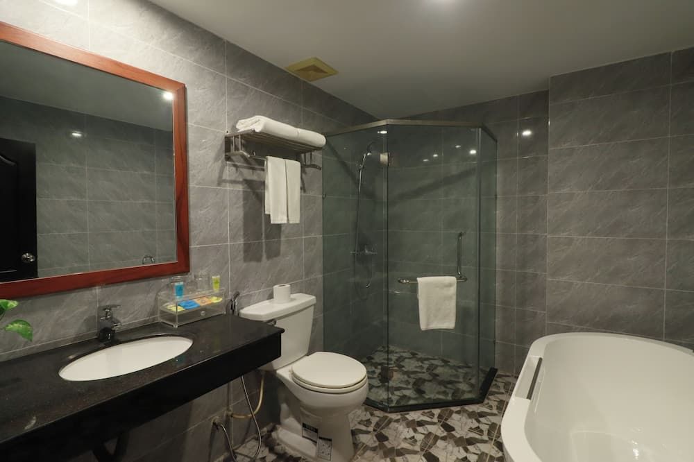 رامادا باي ويندام فنوم بين سنترال - فنوم بينه