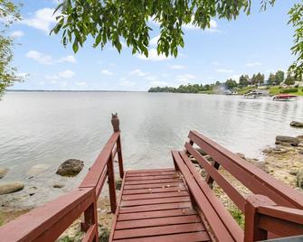 2 Br Cabin - Waterfront Location On St. Lawrence River - Ogdensburg - Outdoors view