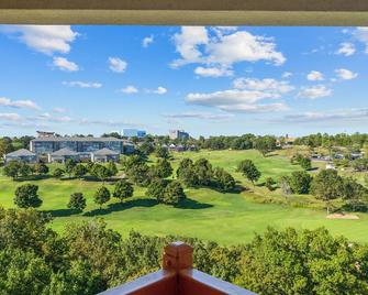 Grand Crowne Resort - Branson - Parveke