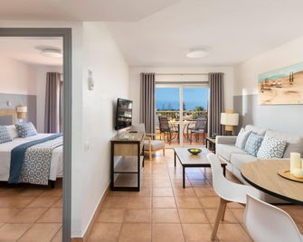 Sol Barbacan - San Bartolomé de Tirajana - Bedroom