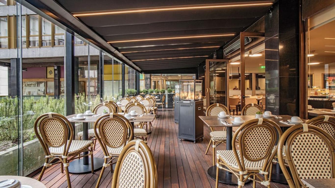 هوتل دوم هنريك داون تاون