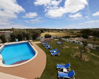 Casa Rosa Montes - Burgau - Piscina
