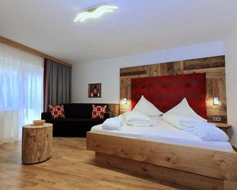 Hotel Schwarzenberg - Glottertal - Bedroom