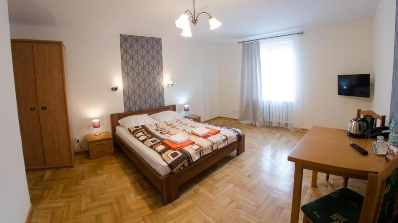 Brama Hostel