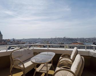 Continental Hotel Pera - Istanbul - Balcony