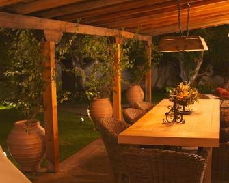 The Citrus House, Best in Palm Springs, closest luxury property to downtown! - Palm Springs - Patio