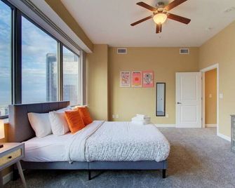 Luxury High Rise Ada | Downtown | Free Parking - Cleveland - Bedroom