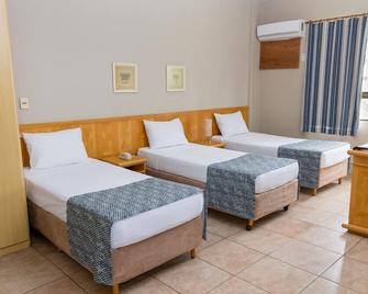 Maria Quitéria Hotel & Flat - Feira de Santana - Schlafzimmer