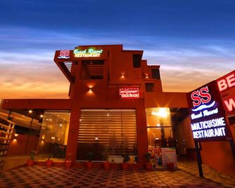 إس إس بيتش ريزورت - فاركالا - مبنى