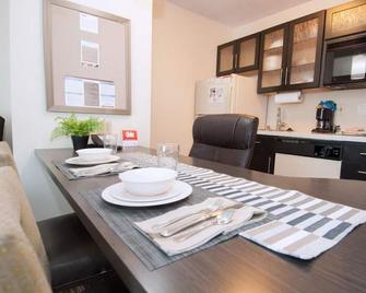 Your Relaxing Getaway Awaits! 4 Spacious Units, Pets Allowed - Garden Grove - Restaurante