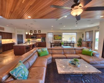 Newer Luxury Home - Just Bring Your Boat! - Паркер - Вітальня