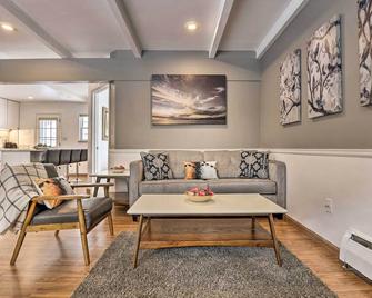 Prime East Vail Condo Mountain Meets Modern! - Vail - Living room
