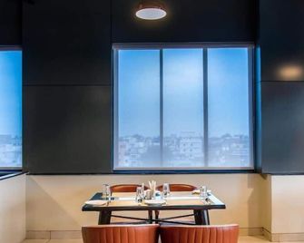 The M Hotel - Raipur - Kamervoorziening