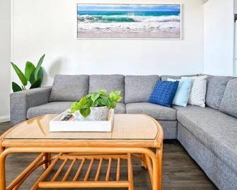 Beachfront Choices - Beach, Lagoon, Spa Ze1 - Alexandra Headland - Salon