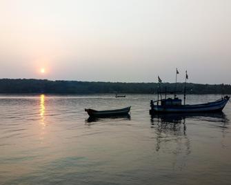 Athaang Beach Resort - Malvan - Playa